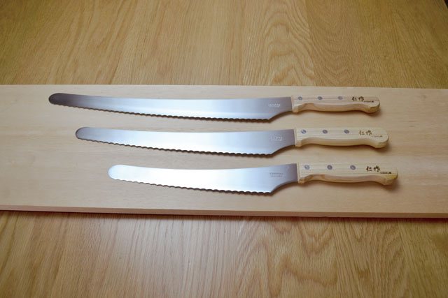 Nisaku wavy-edge knives in three sizes