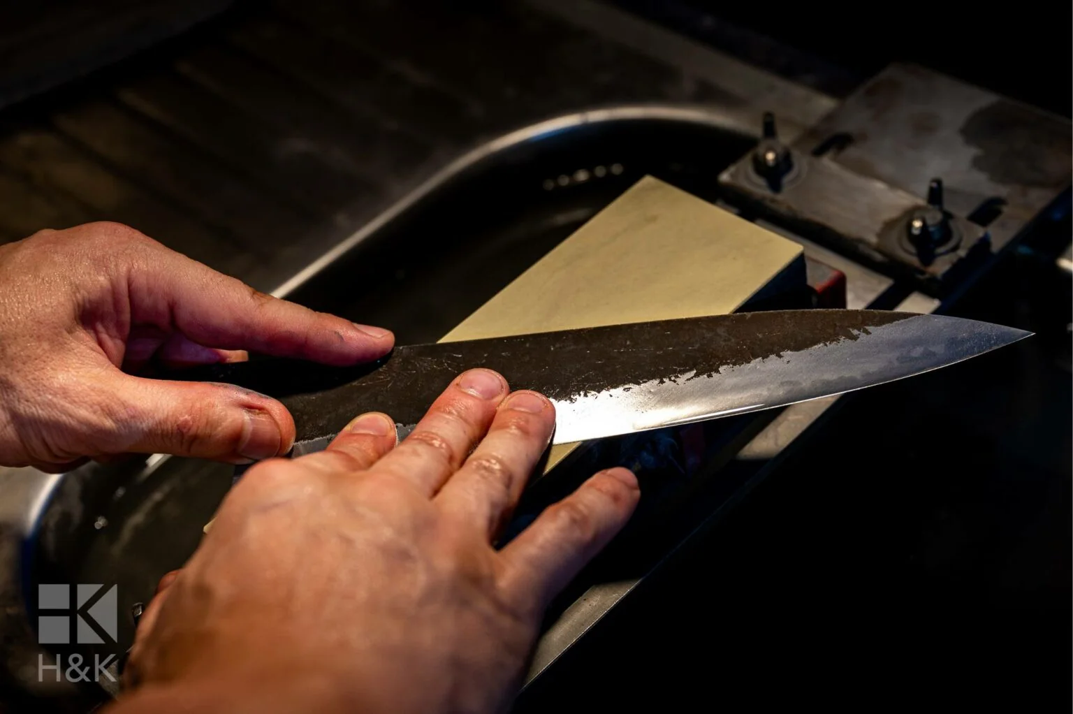Knife sharpening in the Mazaki workshop