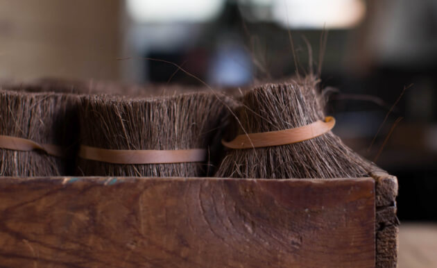 Sisal and shuro palm fibres used in pet tawashi